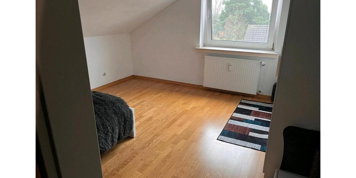 Dachgeschoßwohnung Lünen Alstedde - 3 Zimmer, 54 m&sup2;, 650&euro; | Angebot:25022971