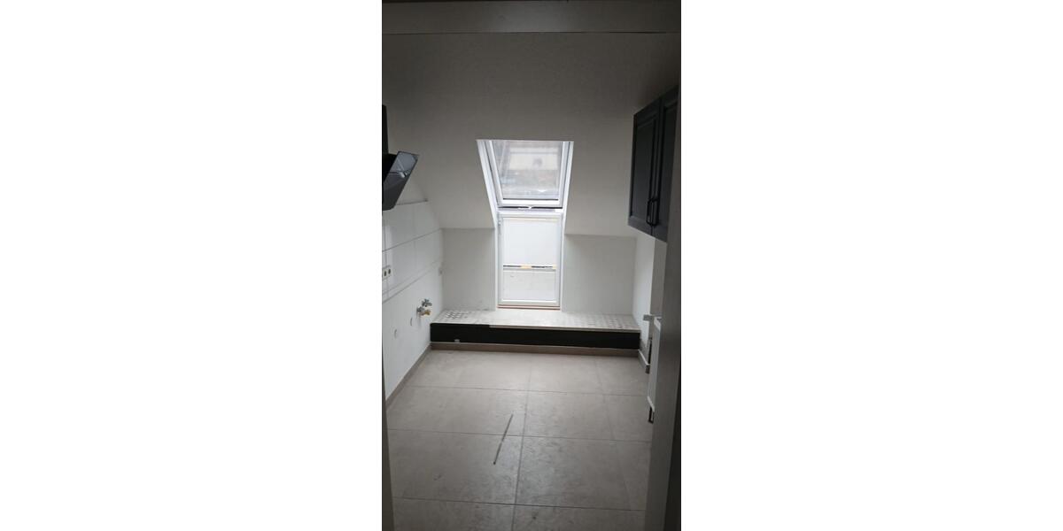 Dachgeschoßwohnung Ennepetal - 3 Zimmer, 90 m&sup2;, 900&euro; | Angebot:25255196