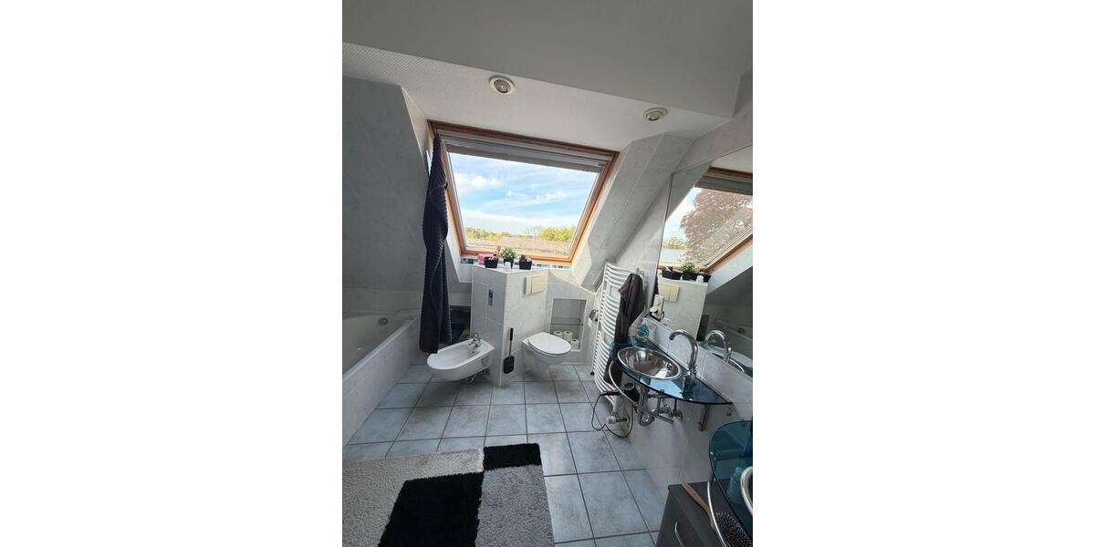Dachgeschoßwohnung Halver - 2.5 Zimmer, 85 m&sup2;, 750&euro; | Angebot:26612618