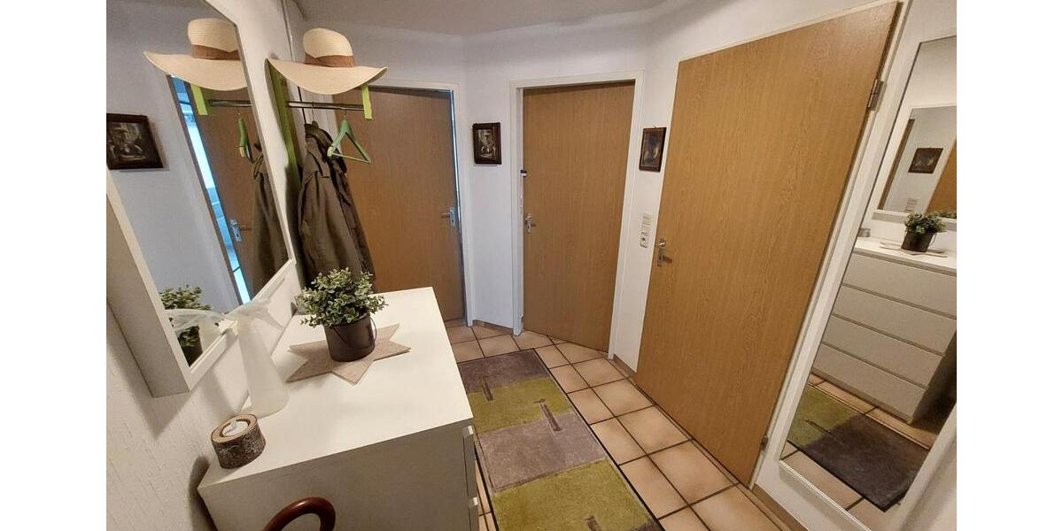 Dachgeschoßwohnung Remscheid - 3 Zimmer, 66 m&sup2;, 357&euro; | Angebot:27592772
