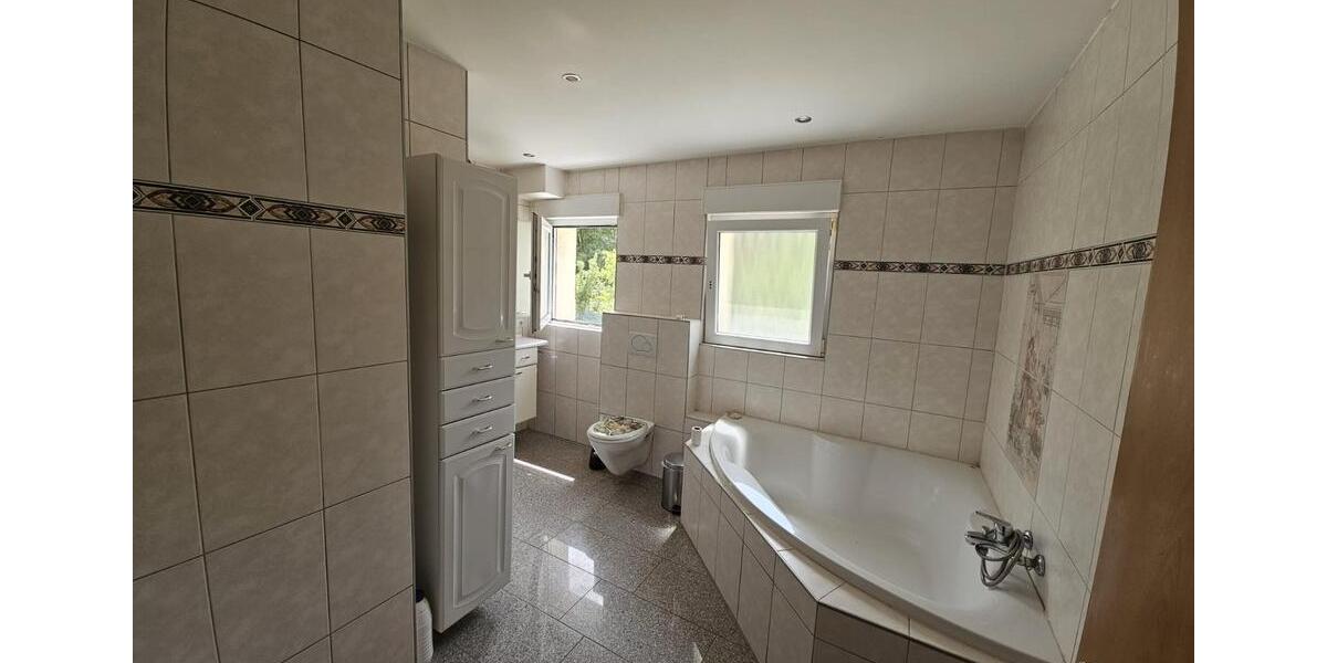 Hochparterre Dortmund Huckarde - 5 Zimmer, 110 m&sup2;, 1.300&euro; | Angebot:27626631
