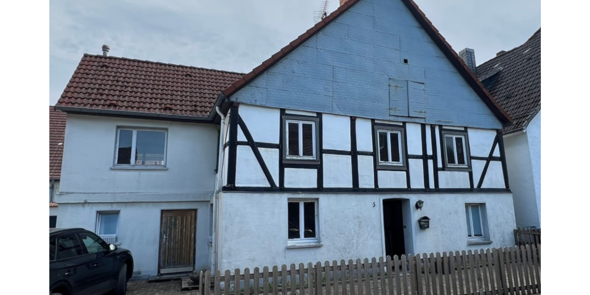 Einfamilienhaus Balve - 9 Zimmer, 160 m&sup2;, 49.999&euro; | Angebot:27215491