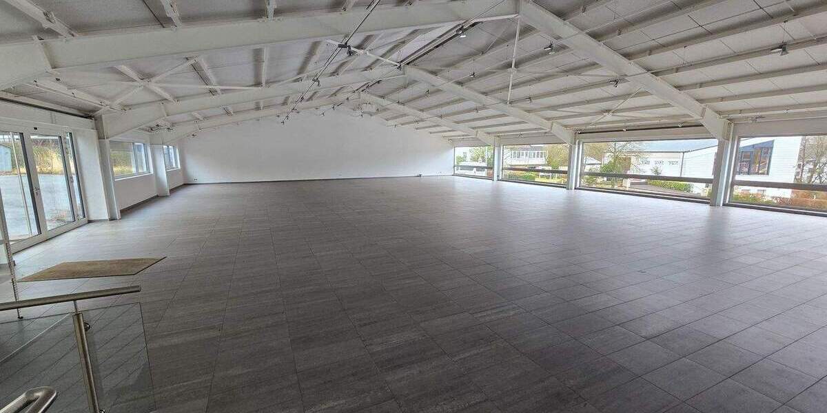 Gewerbeobjekt Lüdenscheid Staberg - 2 Zimmer, 500 m&sup2;, 3.000&euro; | Angebot:25688972