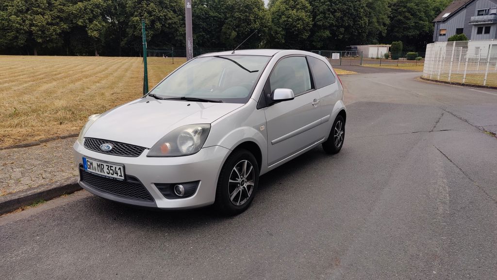 Ford Fiesta 181.000 km 1.999 &euro; Remscheid 42897