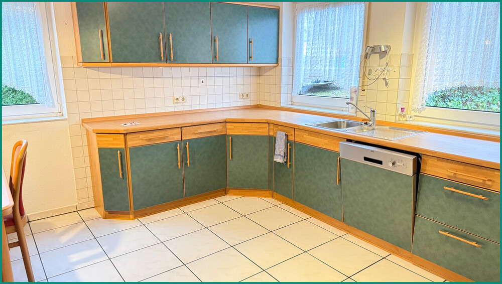 EINFAMILIENHAUS MIT EINLIEGERWOHNUNG UND GARAGE IN SCHÖNER WOHNLAGE VON RADEVORMWALD - Einfamilienhaus Radevormwald | Angebot:26560835