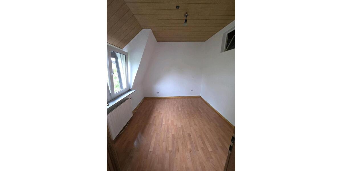 Dachgeschoßwohnung Hagen Hagen-Nord - 5 Zimmer, 107 m&sup2;, 720&euro; | Angebot:26700899
