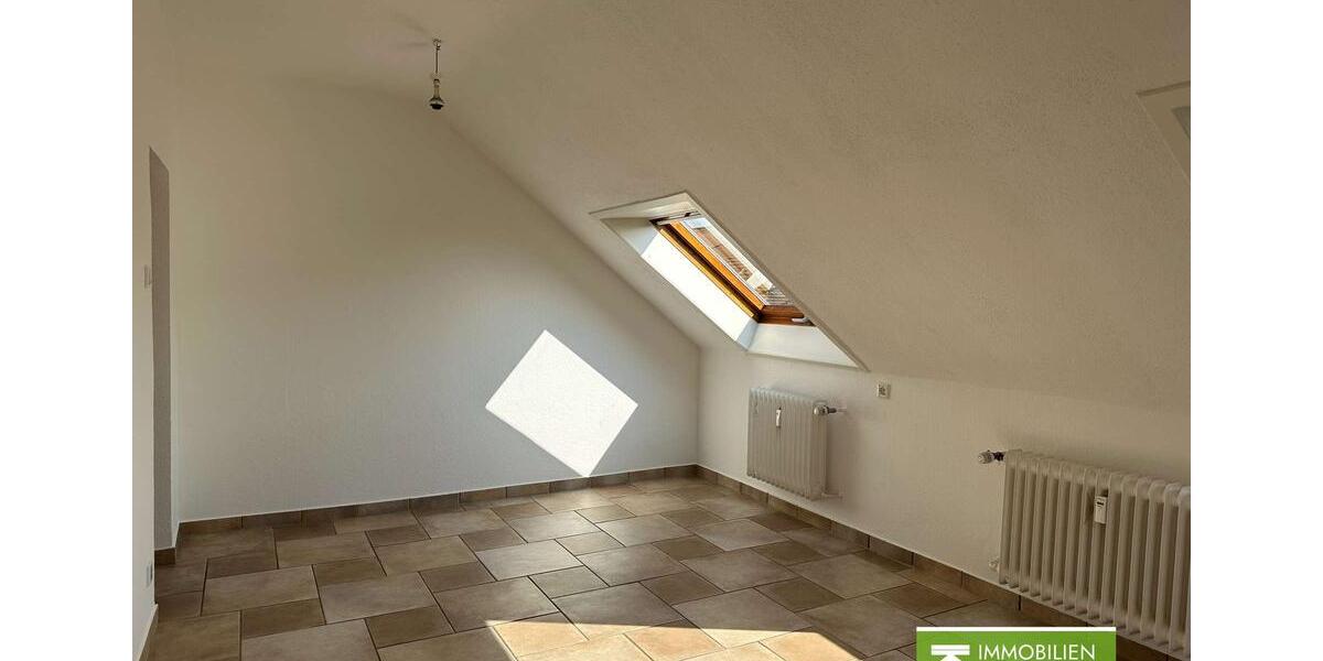 Dachgeschoßwohnung Velbert - 3 Zimmer, 77 m&sup2;, 615&euro; | Angebot:26676315