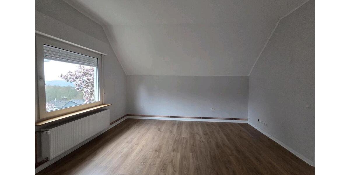 Einfamilienhaus Remscheid Remscheid-Süd - 7 Zimmer, 162 m&sup2;, 2.000&euro; | Angebot:26020621