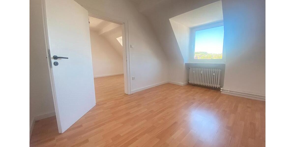 Dachgeschoßwohnung Remscheid Gemarkung Bergisch Born - 3.5 Zimmer, 60 m&sup2;, 487&euro; | Angebot:26675431