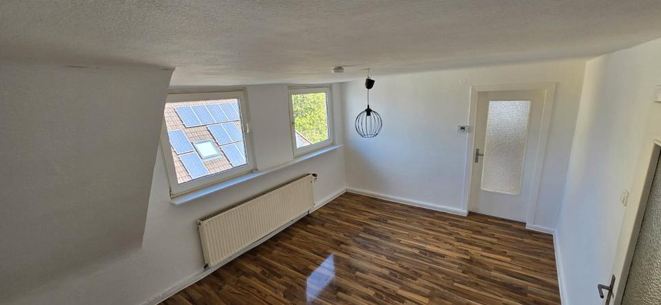 Dachgeschoßwohnung Castrop-Rauxel Bladenhorst - 2 Zimmer, 46 m&sup2;, 320&euro; | Angebot:25988821