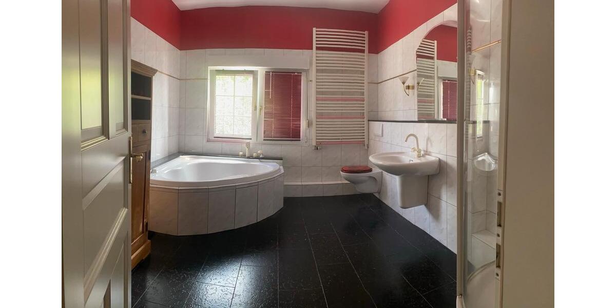 Etagenwohnung Wuppertal Cronenberg - 2 Zimmer, 70 m&sup2;, 720&euro; | Angebot:25300148