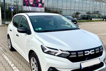 Dacia Sandero 27.000 km 13.400 &euro; Schwerte 58239