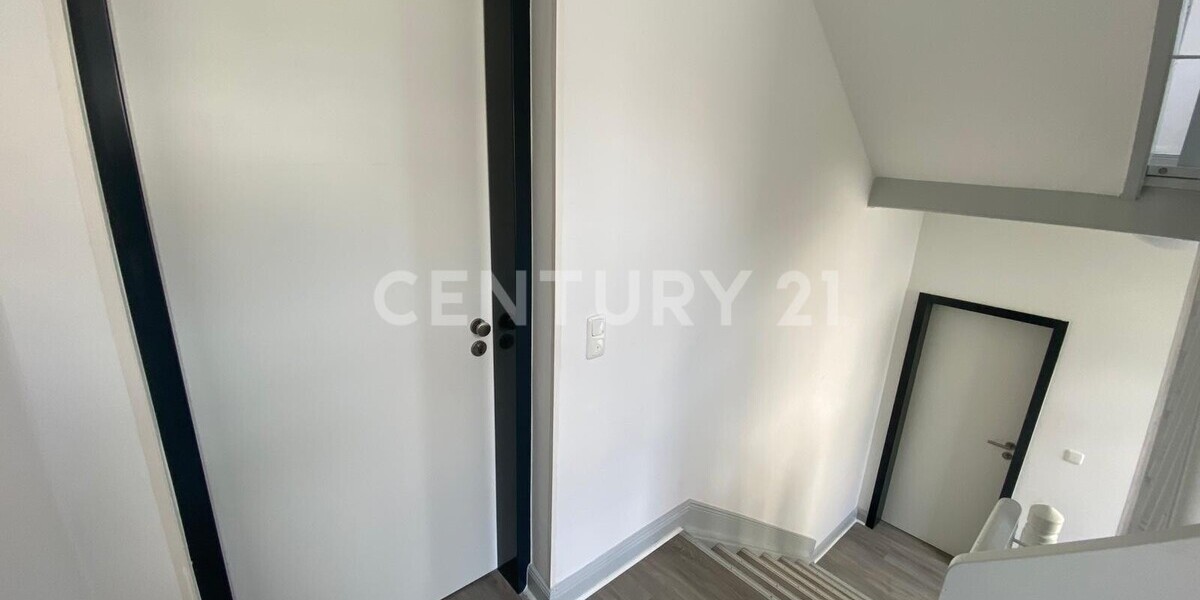 Sanierte Altbauwohnung mit Südwest Balkon im 1. Obergeschoss - Erdgeschoßwohnung Dortmund Mengede | Angebot:23354914