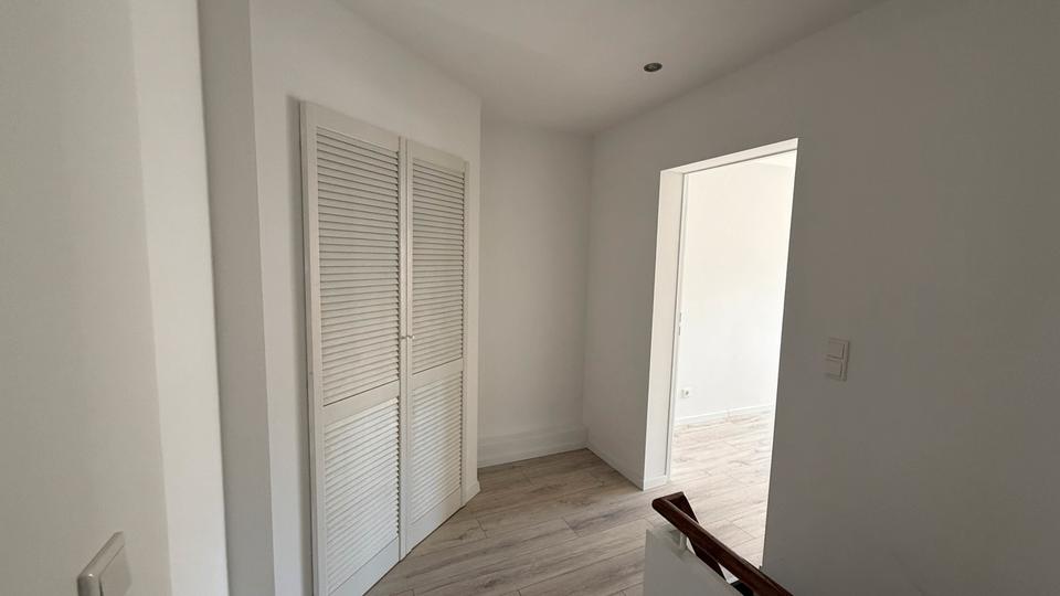 Etagenwohnung Remscheid Gemarkung Bergisch Born - 4 Zimmer, 130 m&sup2;, 1.097&euro; | Angebot:26220408