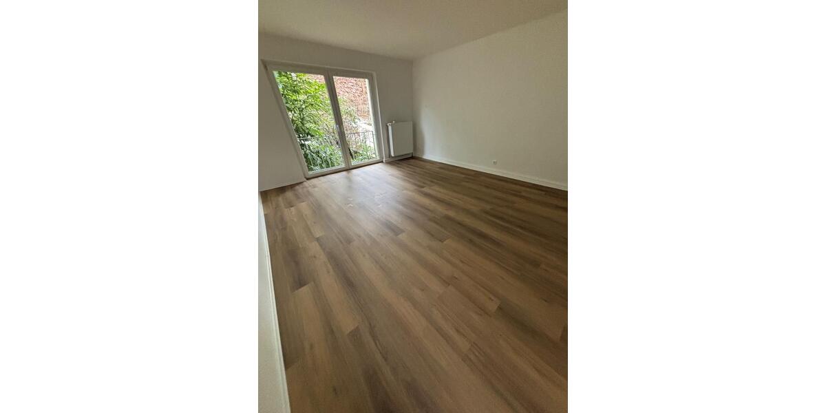 Etagenwohnung Wuppertal Gemarkung Elberfeld - 2 Zimmer, 75 m&sup2;, 710&euro; | Angebot:25253831