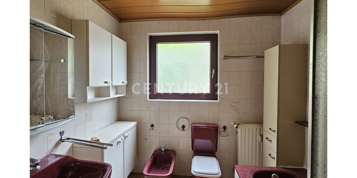 Attraktive Kapitalanlage mit Potenzial: Mehrfamilienhaus mit 6 Eigentumswohnungen & Garagen in Hemer - Mehrfamilienhaus, Wohnhaus Hemer | Angebot:27469088