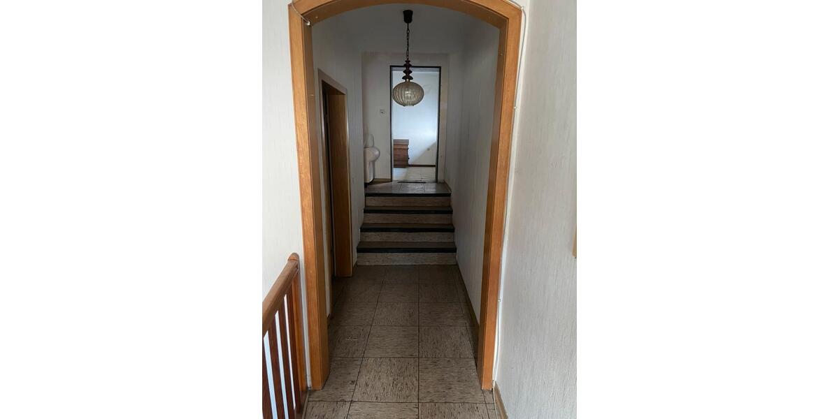 Etagenwohnung Altena - 8 Zimmer, 160 m&sup2;, 900&euro; | Angebot:25988609