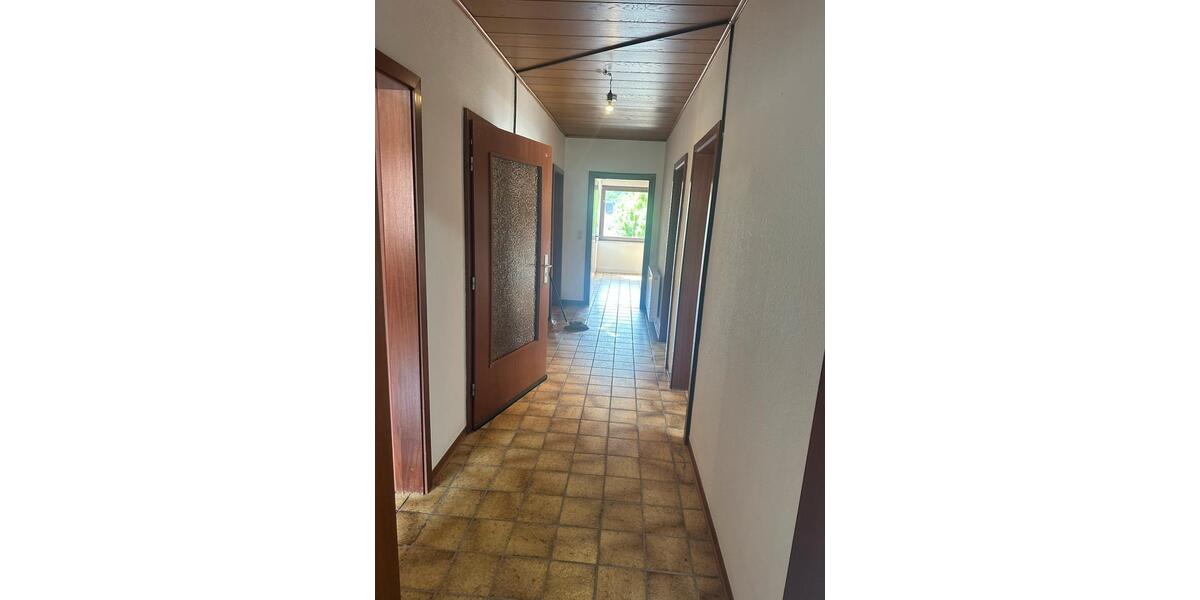 Dachgeschoßwohnung Werdohl - 4 Zimmer, 80 m&sup2;, 650&euro; | Angebot:26546127