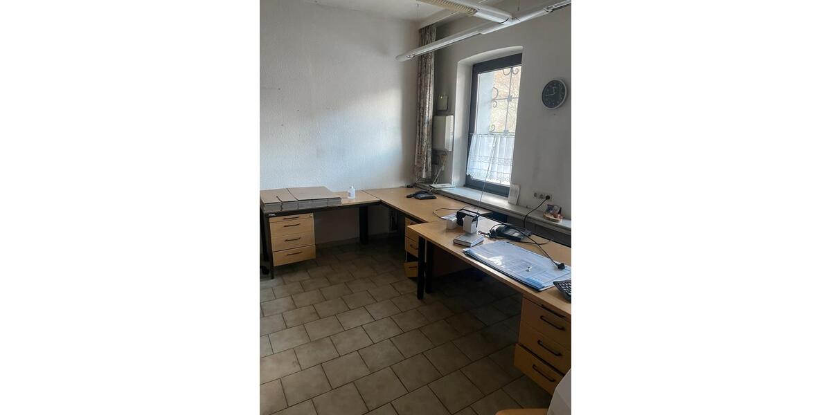 Etagenwohnung Altena - 8 Zimmer, 160 m&sup2;, 900&euro; | Angebot:25988609