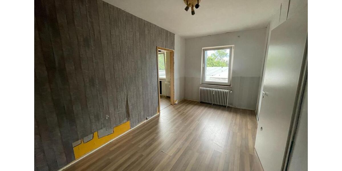 Etagenwohnung Remscheid - 7 Zimmer, 150 m&sup2;, 1.400&euro; | Angebot:25590552
