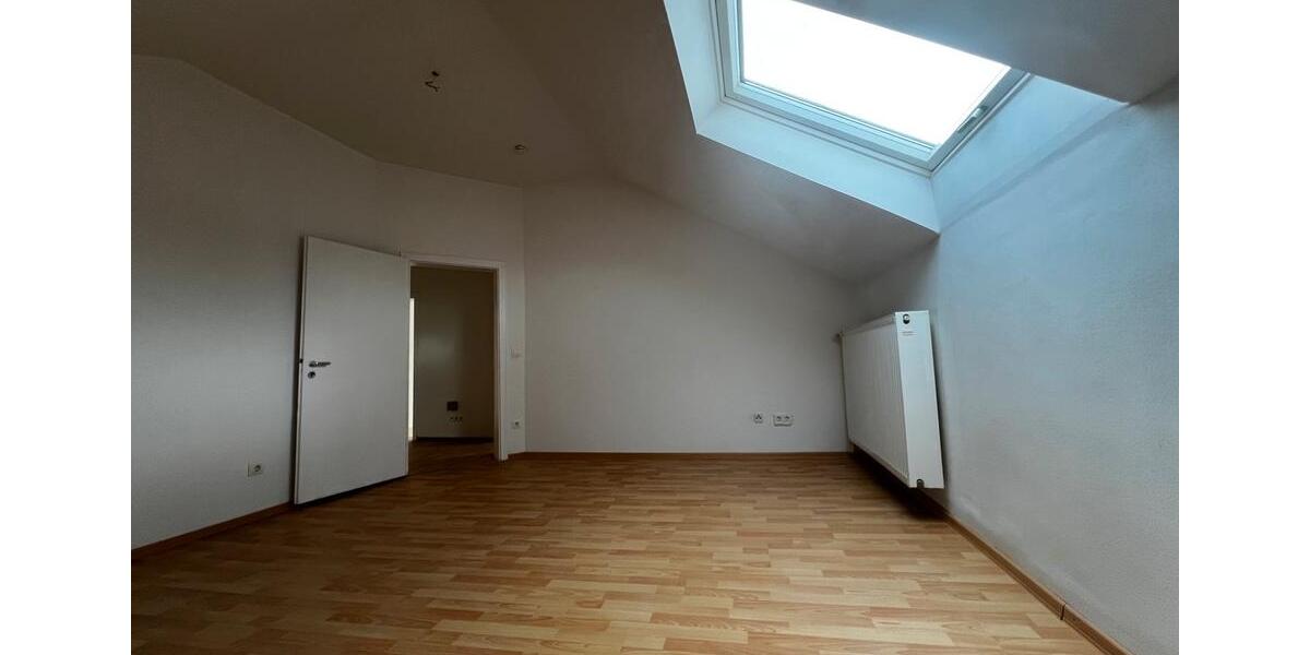 Dachgeschoßwohnung Lüdenscheid Othlinghausen - 4 Zimmer, 100 m&sup2;, 690&euro; | Angebot:24791701