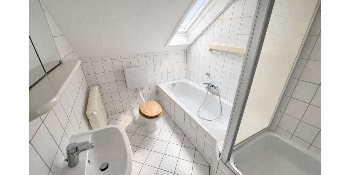 Etagenwohnung Wuppertal Langerfeld - 4 Zimmer, 134 m&sup2;, 999&euro; | Angebot:25796886