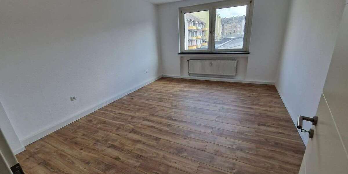 Etagenwohnung Dortmund Innenstadt West - 3 Zimmer, 100 m&sup2;, 880&euro; | Angebot:26032394