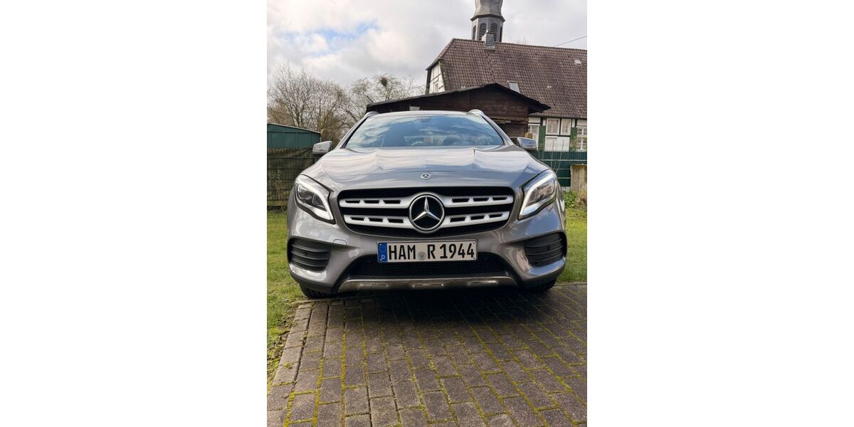 Mercedes-Benz GLA 180 23.100 km 22.900 &euro; Unna 59425