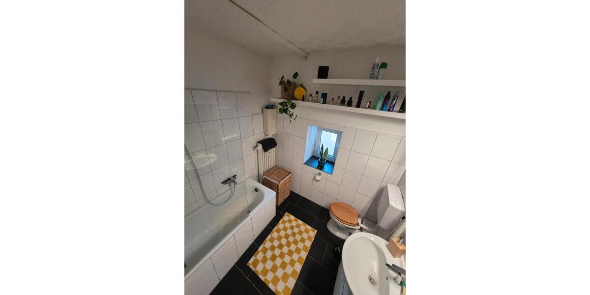 Etagenwohnung Schwerte - 2 Zimmer, 72 m&sup2;, 880&euro; | Angebot:27572273