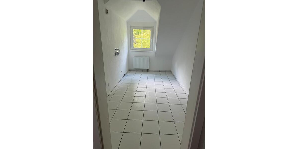Dachgeschoßwohnung Schalksmühle - 2 Zimmer, 66 m&sup2;, 780&euro; | Angebot:26633222
