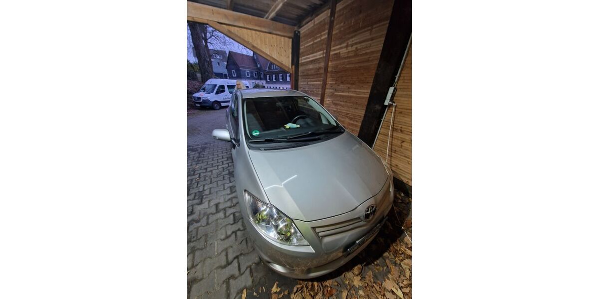 Toyota Auris 77.300 km 6.500 &euro; Ennepetal 58256