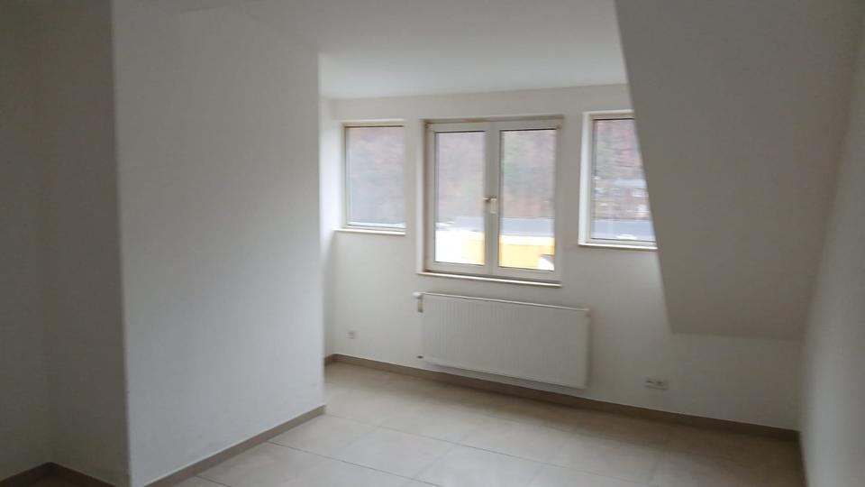 Dachgeschoßwohnung Ennepetal - 3 Zimmer, 90 m&sup2;, 900&euro; | Angebot:25255196
