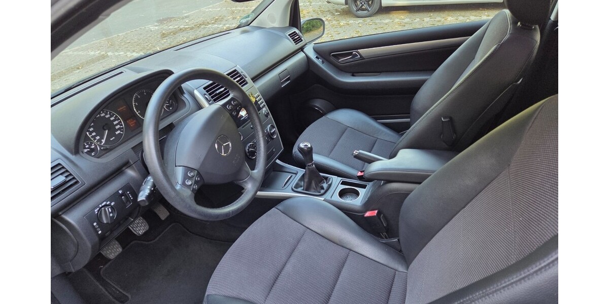Mercedes-Benz A 200 99.000 km 4.500 &euro; Bochum 44787