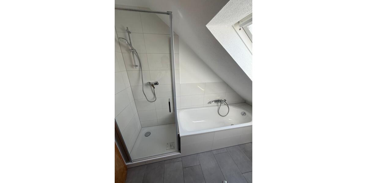 Dachgeschoßwohnung Schwelm - 4 Zimmer, 112 m&sup2;, 830&euro; | Angebot:26614588