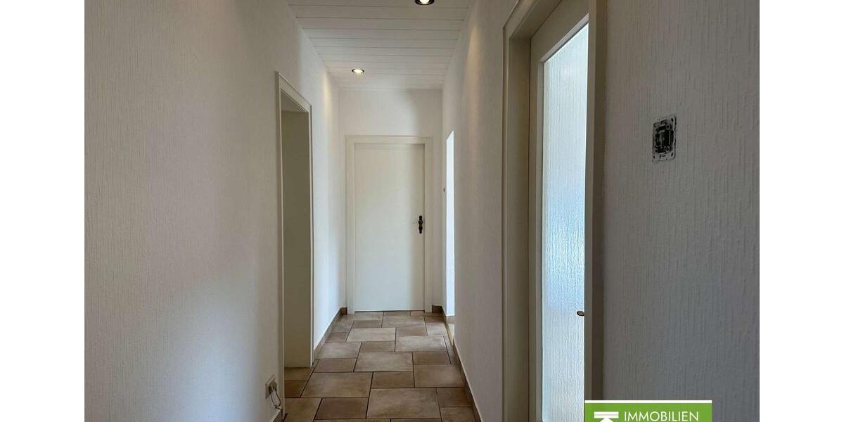 Dachgeschoßwohnung Velbert - 3 Zimmer, 77 m&sup2;, 615&euro; | Angebot:26676315