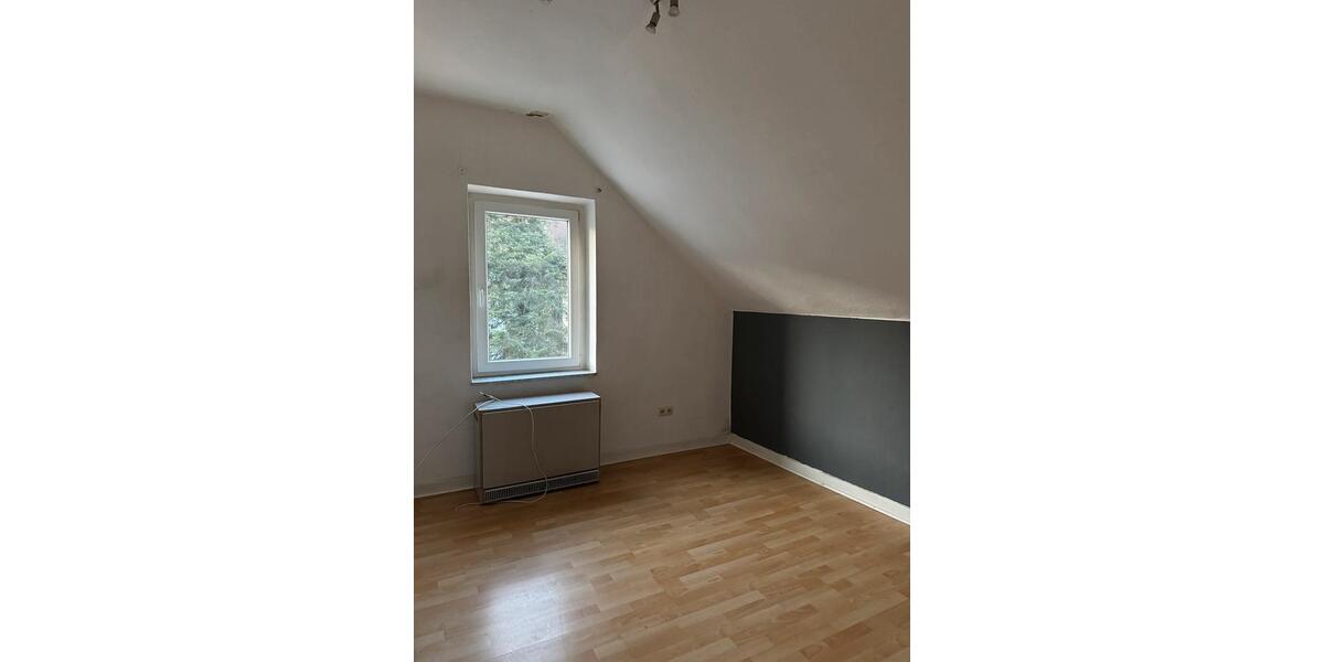 Dachgeschoßwohnung Altena - 1 Zimmer, 30 m&sup2;, 250&euro; | Angebot:25351214