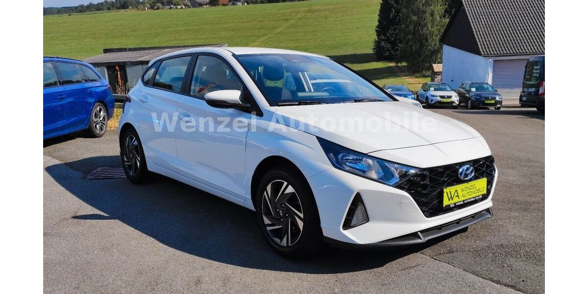 Hyundai i20 28.148 km 14.995 &euro; Halver 58553