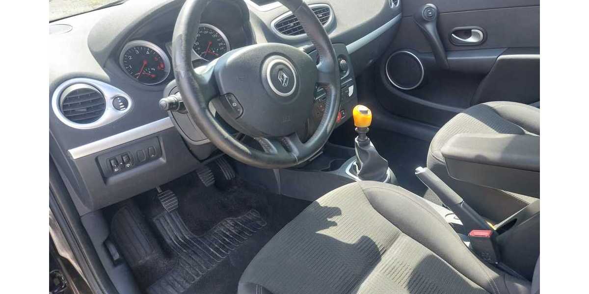 Renault Clio 1,5 Export/B2b 299.999 km 949 &euro; Witten 58454