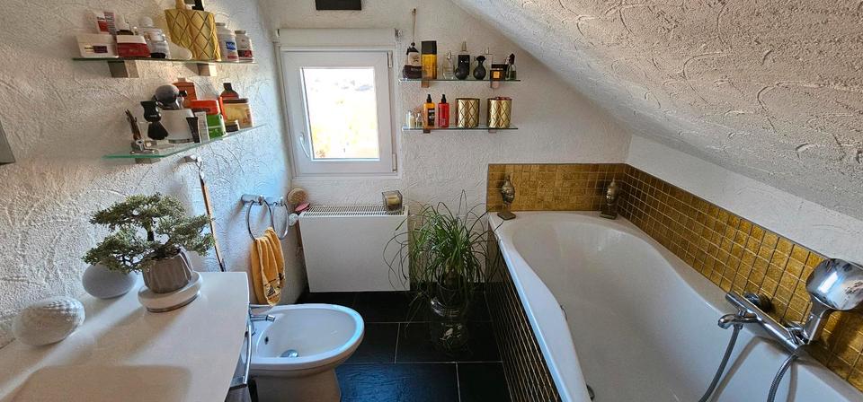 Dachgeschoßwohnung Remscheid Lüttringhausen - 3 Zimmer, 86 m&sup2;, 179.999&euro; | Angebot:27619116