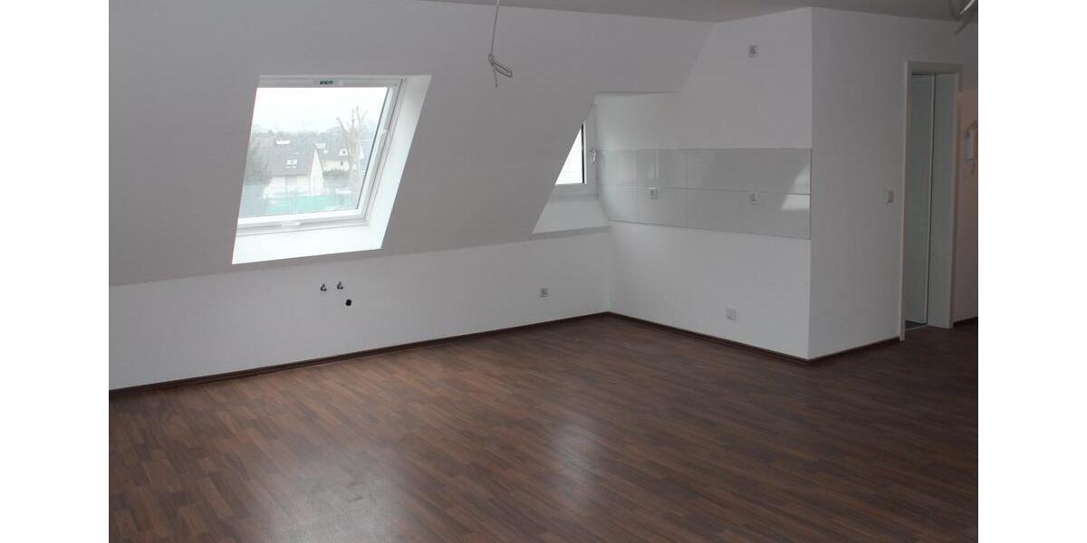 Dachgeschoßwohnung Herne Wanne - 2 Zimmer, 410 m&sup2;, 410&euro; | Angebot:24614886