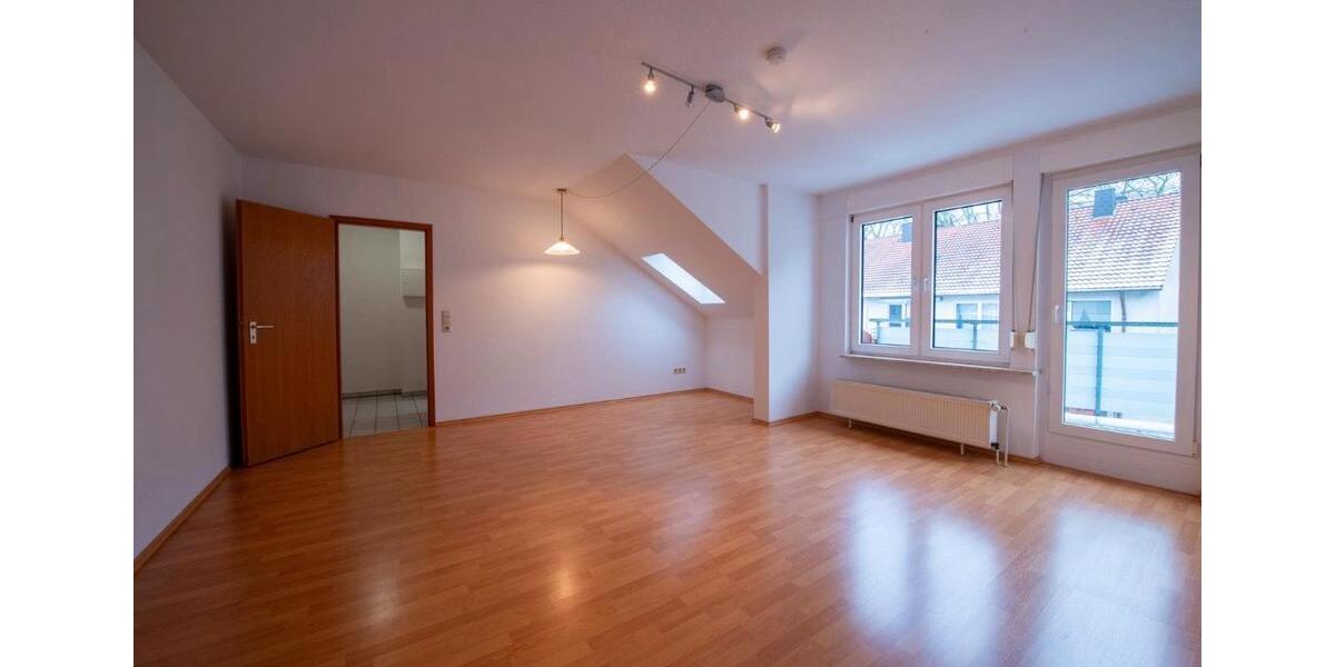 Dachgeschoßwohnung Bochum Querenburg - 2.5 Zimmer, 52 m&sup2;, 650&euro; | Angebot:25794758