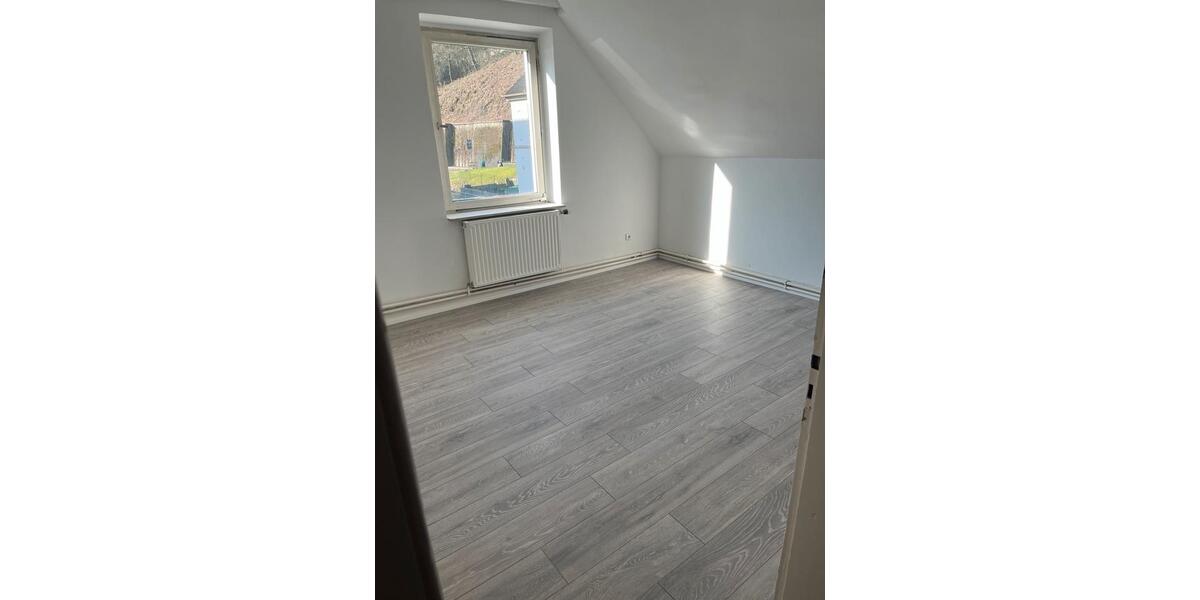 Dachgeschoßwohnung Schalksmühle - 5 Zimmer, 110 m&sup2;, 750&euro; | Angebot:25921610