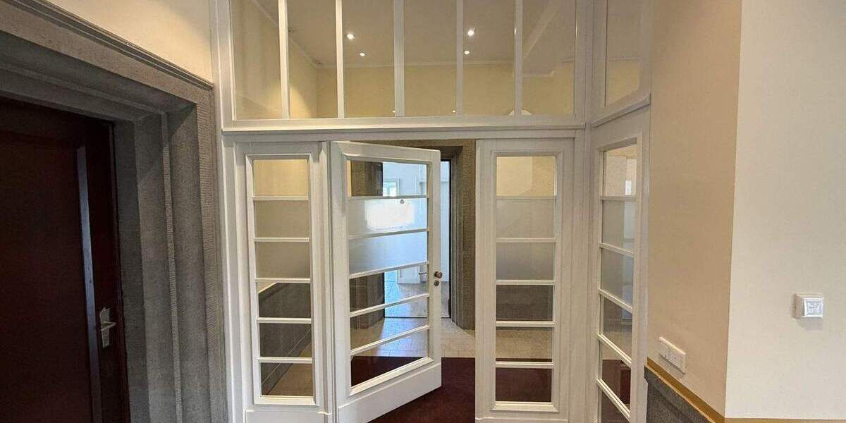Gewerbeobjekt Hagen Hochschulviertel - 8 Zimmer, 371 m&sup2;, 3.700&euro; | Angebot:25799404