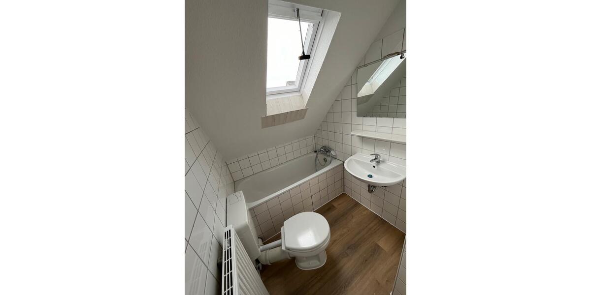 Dachgeschoßwohnung Remscheid Lüttringhausen - 2 Zimmer, 47 m&sup2;, 399&euro; | Angebot:25893226