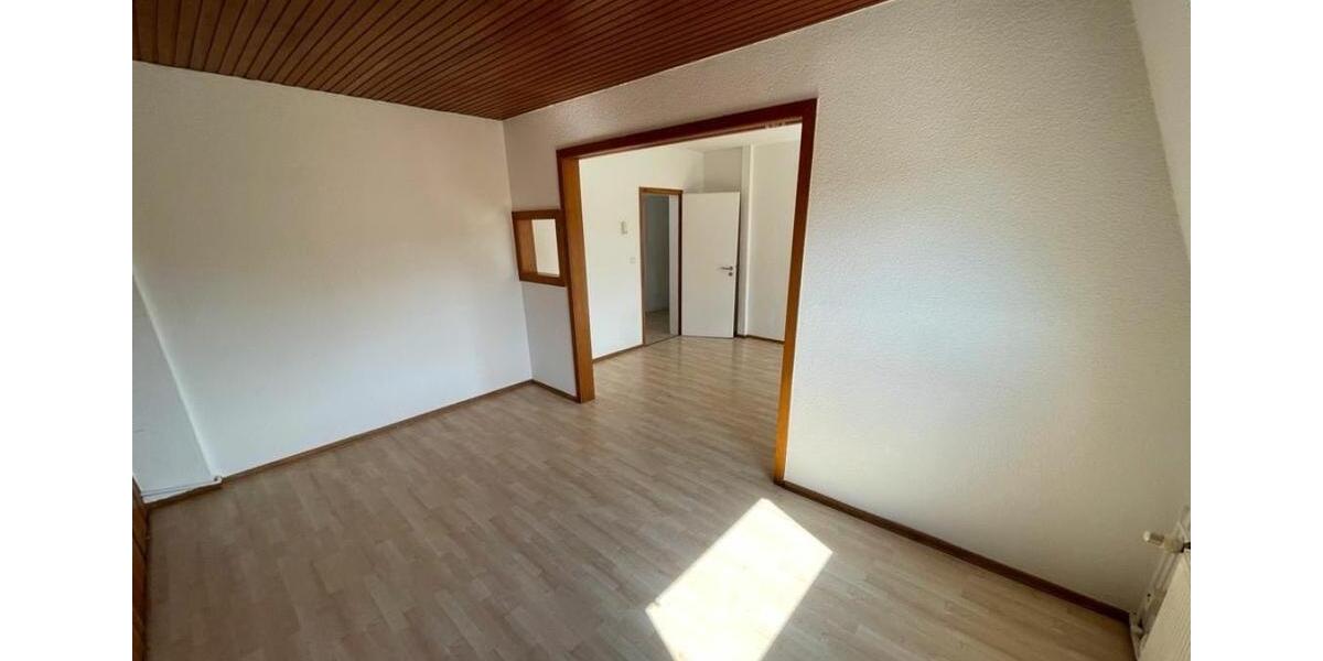 Dachgeschoßwohnung Iserlohn - 4 Zimmer, 90 m&sup2;, 800&euro; | Angebot:27619549