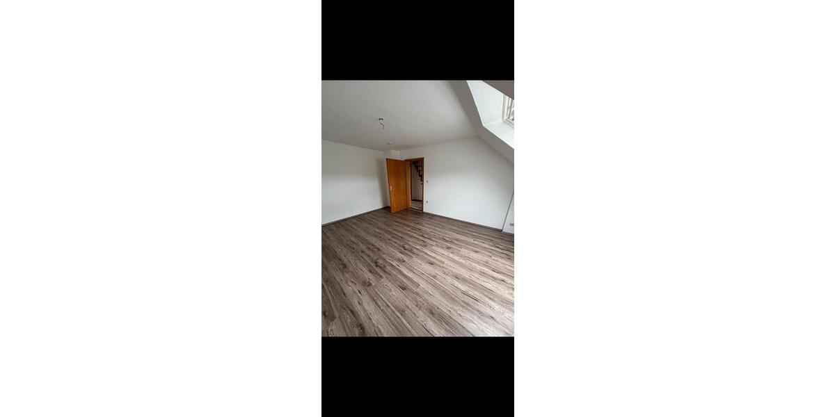 Dachgeschoßwohnung Hagen Hohenlimburg - 4 Zimmer, 74 m&sup2;, 725&euro; | Angebot:25421915