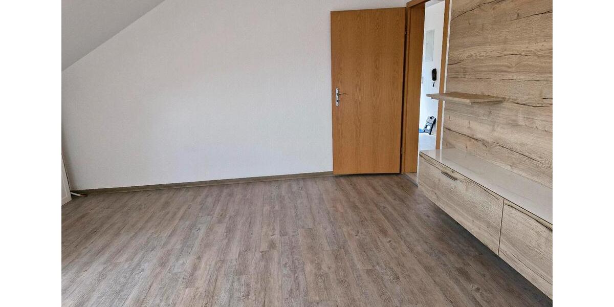 Dachgeschoßwohnung Hemer - 3 Zimmer, 81 m&sup2;, 700&euro; | Angebot:25956708