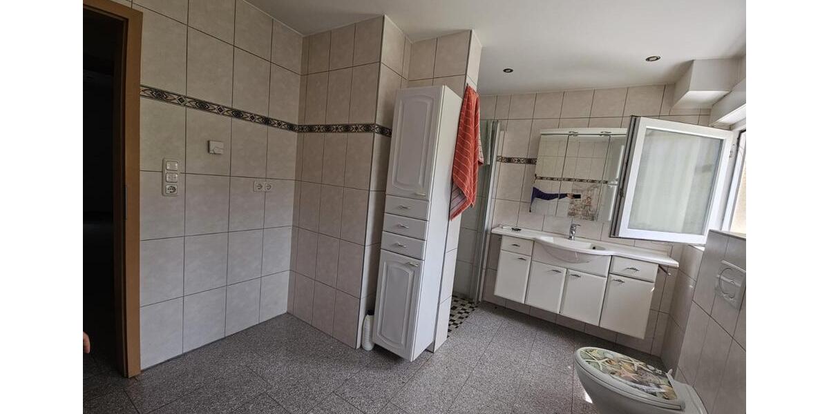 Hochparterre Dortmund Huckarde - 5 Zimmer, 110 m&sup2;, 1.300&euro; | Angebot:27626631