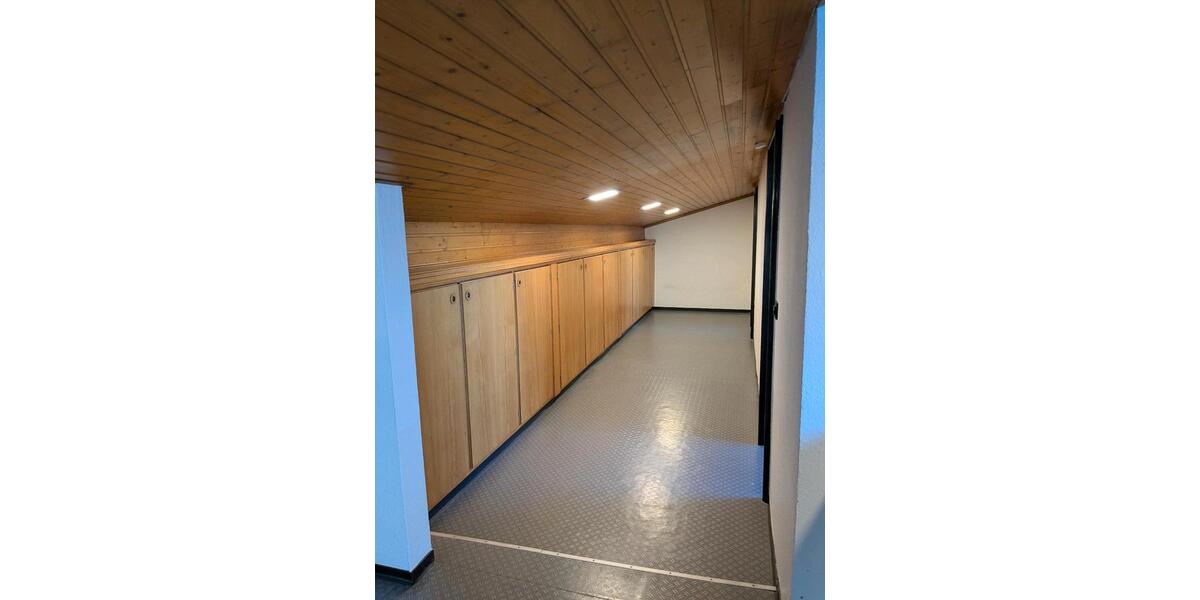 Dachgeschoßwohnung Hückeswagen - 2.5 Zimmer, 70 m&sup2;, 510&euro; | Angebot:25532959