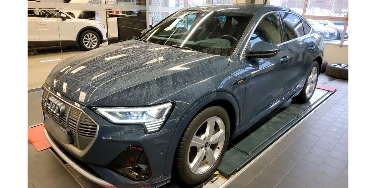 Audi e-tron 54.326 km 37.490 &euro; Hagen 58091